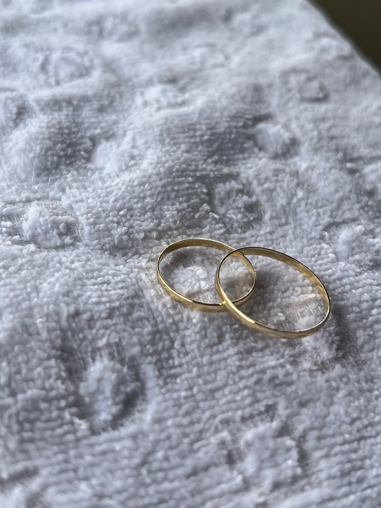 Par de alianças ouro 18k 2 mm boleada
