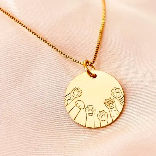 PINGENTE MEDALHA PATINHAS UNIDAS  EM OURO 18K